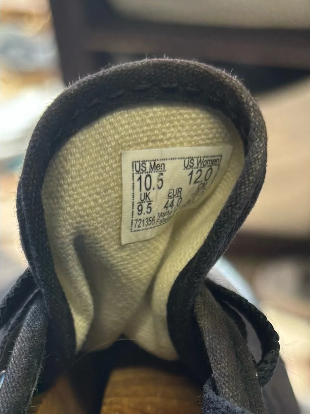 Black canvas lace up sneakers in US 10.5 #skateboarding #canvas